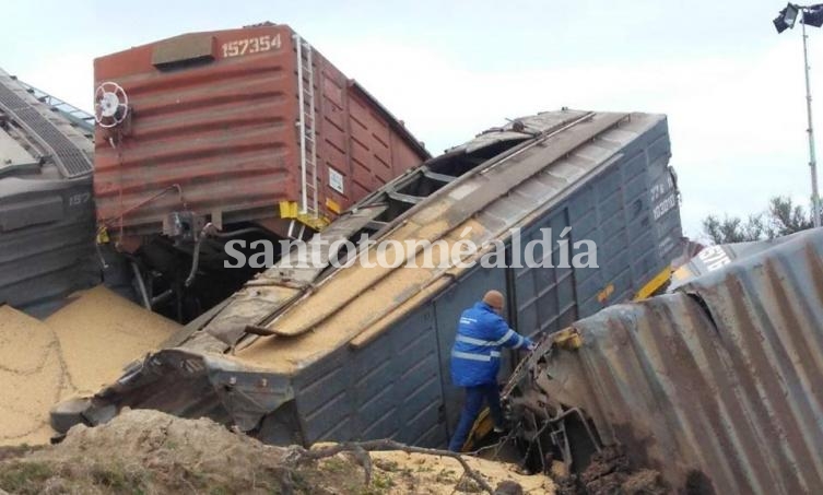 Impactante descarrilamiento de un tren entre Coronda y Arocena.