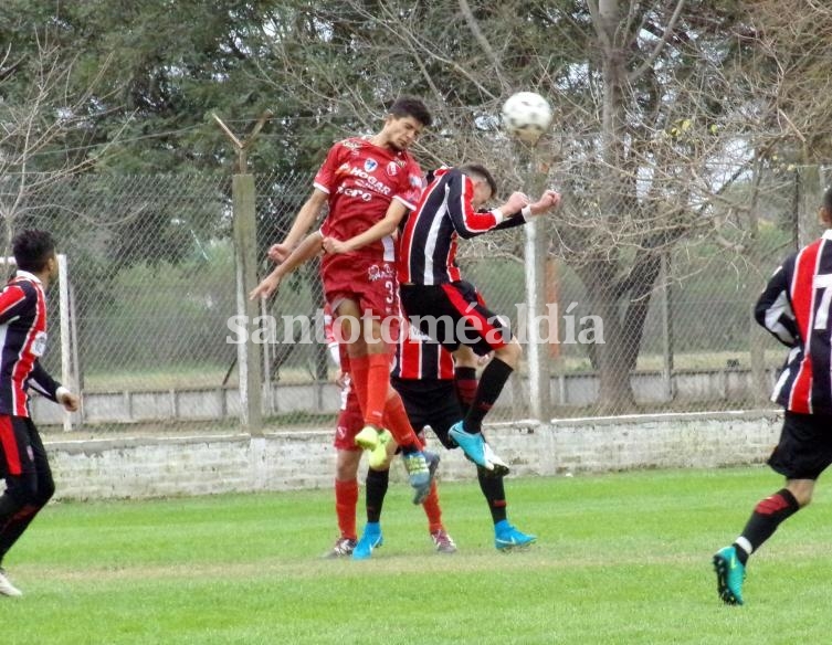 Liga Santafesina: Independiente ganó y quedó como único puntero