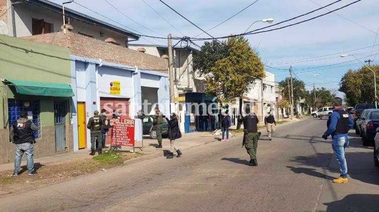 Un detenido y gran cantidad de armas secuestradas en Candioti al 2300