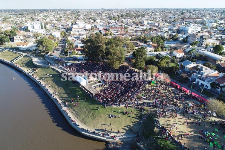 Una multitud disfrutó de la celebración del Día del Niño en el anfiteatro.