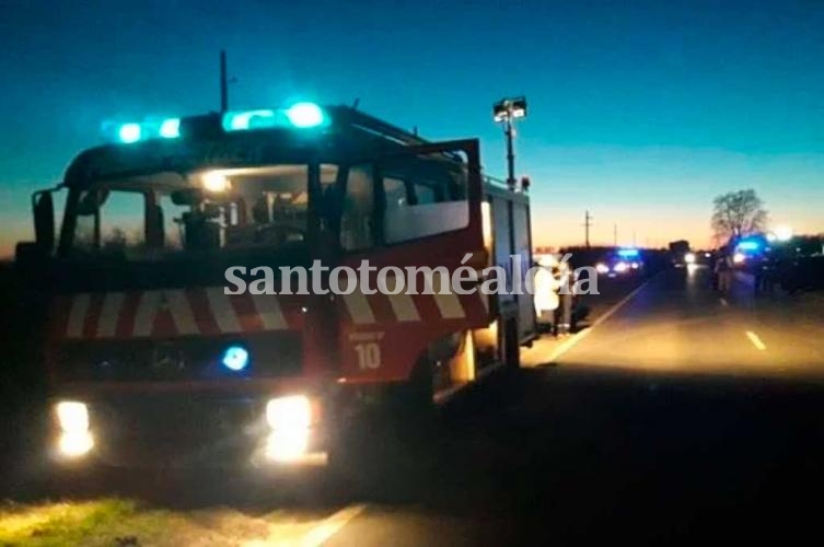 Fuerte choque en el sur de Santa Fe dejó dos muertos y un herido