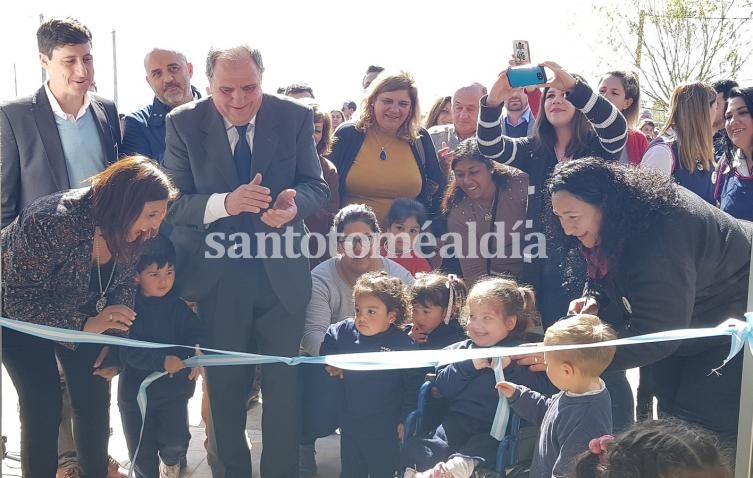 Qüesta inauguró el nuevo jardín de infantes de Adelina Centro