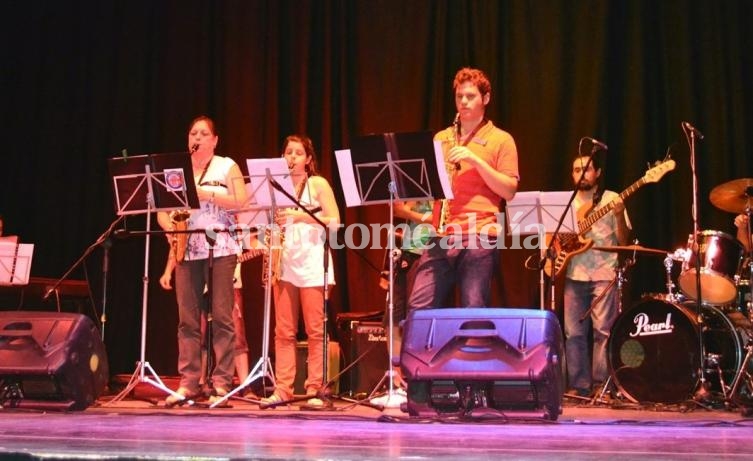 El Liceo Municipal celebra sus 50 años con un festival artístico