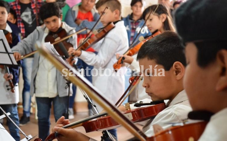 El acto se realizó en la escuela Simón de Iriondo.