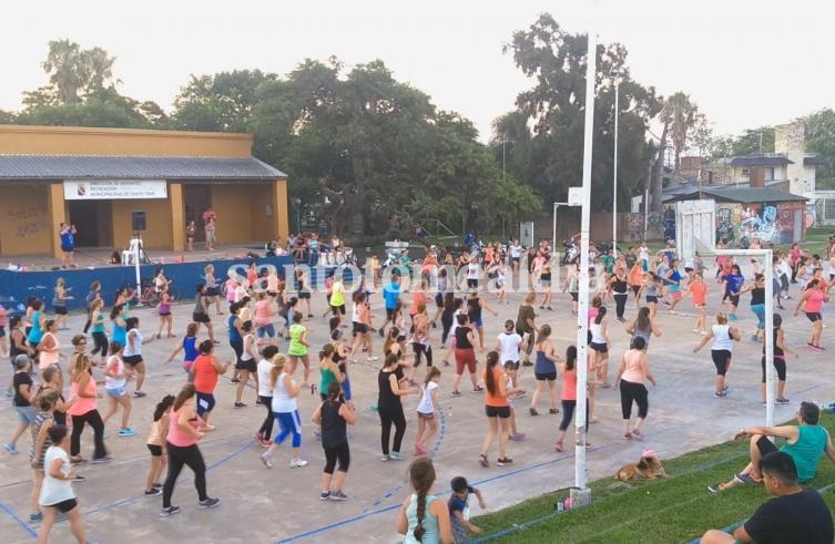 Desde este jueves, ritmos latinos en el playón del camping