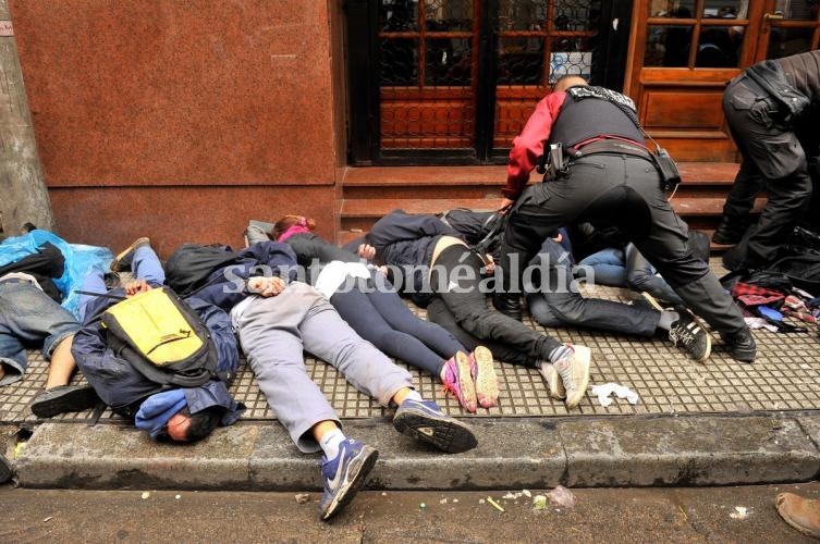 Buscan expulsar a extranjeros que protagonizaron incidentes en la plaza del Congreso