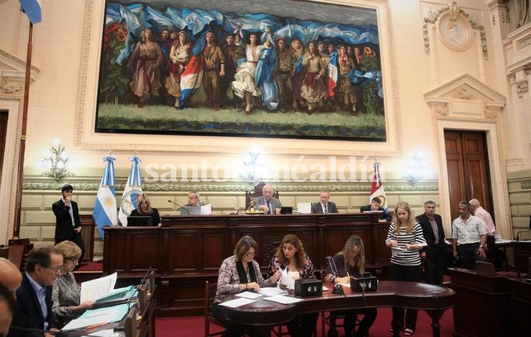 Suben Ingresos Brutos a cerealeras e Inmobiliario a entidades financieras