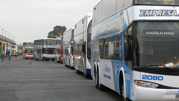 El Gobierno autorizó aumentos de hasta 30% en las tarifas de los micros de larga distancia