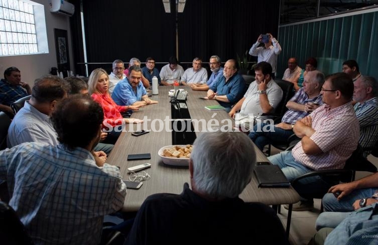La senadora Sacnun se reunió con integrantes del MOS. (Foto: Prensa Festram)