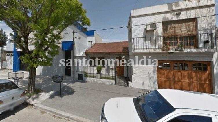 La Plata: vecino la apuñaló tras discutir por las hojas de la vereda