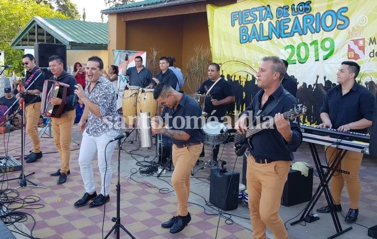 La Contra animó la 35ta. Fiesta de los Balnearios. (Foto: Municipalidad de Santo Tomé)