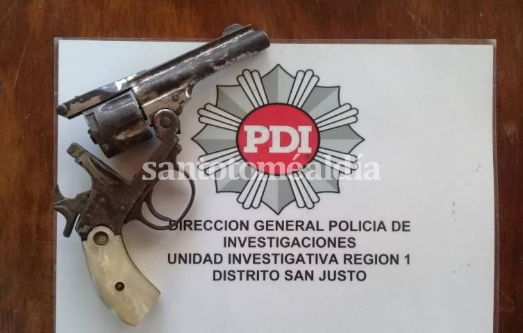 Detienen a un adolescente por una publicación de Facebook