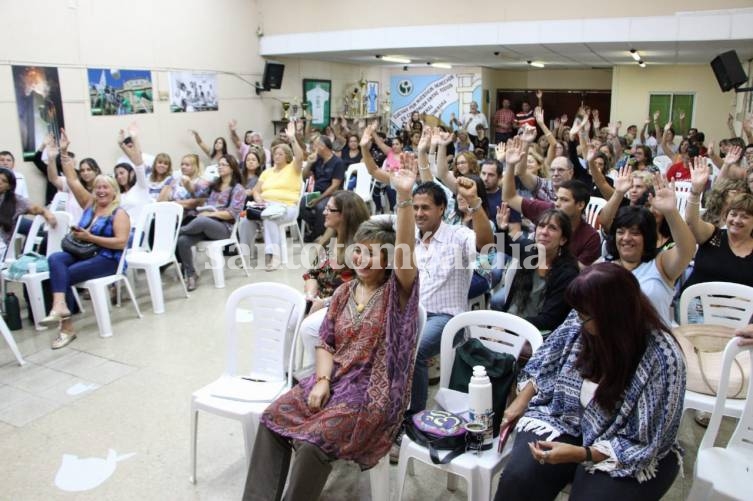 Docentes paran y se movilizan a Buenos Aires