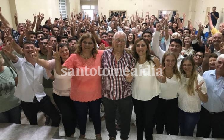 Rosana Zamora presentó su lista de precandidatos