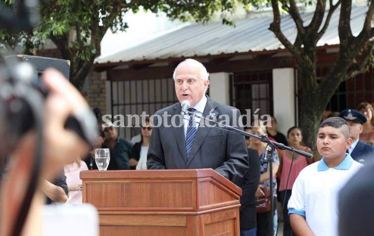 Lifschitz encabezó el acto en conmemoración del Día del Veterano y los Caídos en la Guerra de Malvinas
