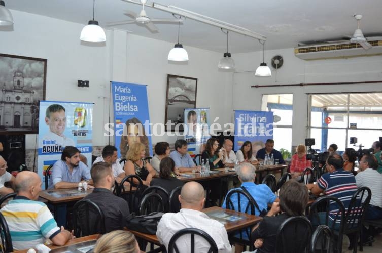 María Eugenia Bielsa visitó Santo Tomé, junto a la lista Encuentro por Santa Fe.