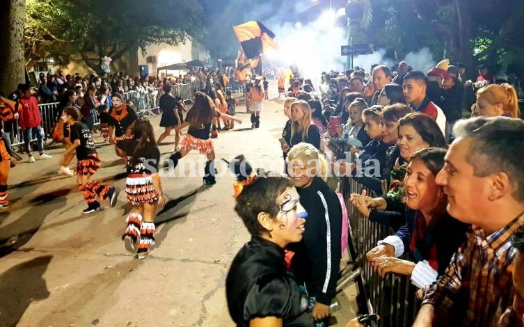 La fiesta de carnaval le puso calor al otoño 