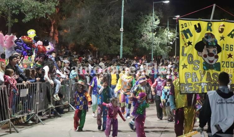 La fiesta de carnaval le puso calor al otoño santotomesino. (Foto: Municipalidad de Santo Tomé)