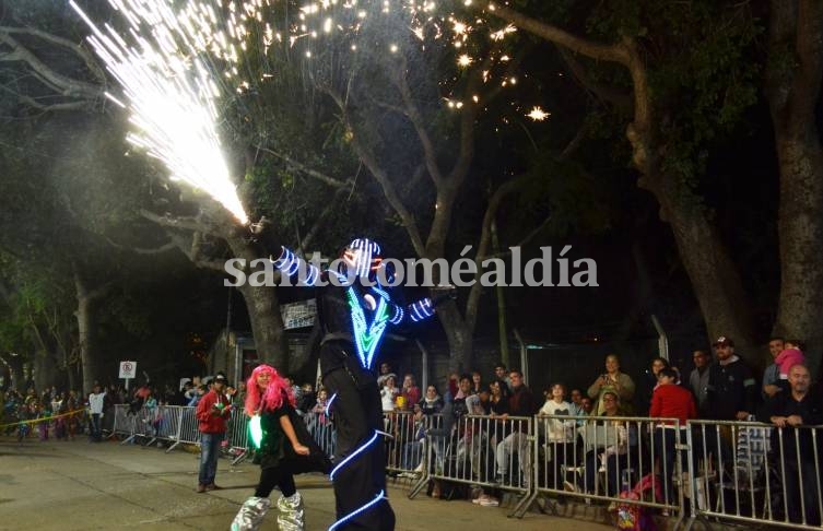 La fiesta de carnaval le puso calor al otoño santotomesino. (Foto: Municipalidad de Santo Tomé)