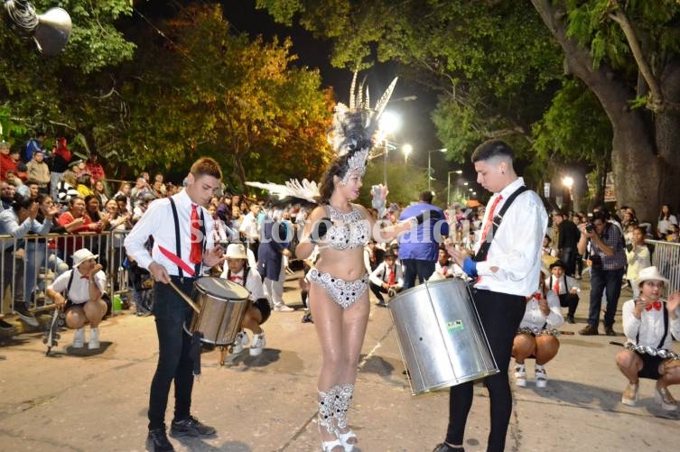 La fiesta de carnaval le puso calor al otoño santotomesino. (Foto: Municipalidad de Santo Tomé)