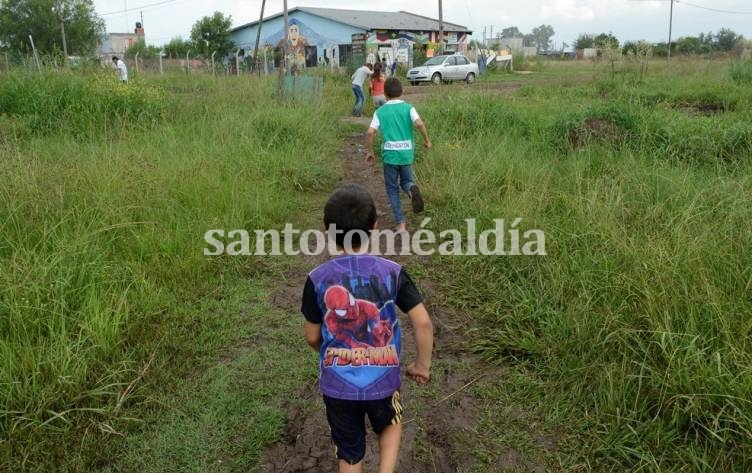 Hay al menos 4.700.000 chicos y adolescentes pobres en todo el país