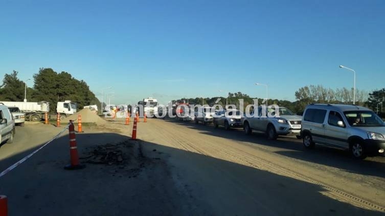 Siguen las demoras en la autopista, por la obra de repavimentación