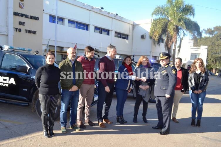 Qüesta recibió tres patrulleros que se incorporan a la ciudad