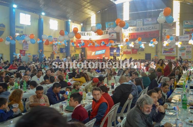 Multitudinario asado de cierre de campaña del Frente Progresista en el Club Alianza.