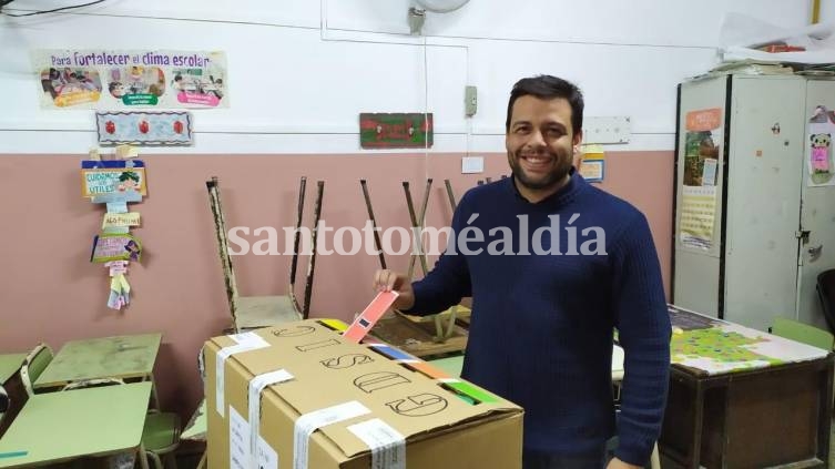 Alvizo votó e invitó a 