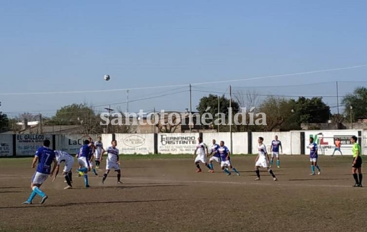 Atenas perdió como visitante ante Deportivo Agua