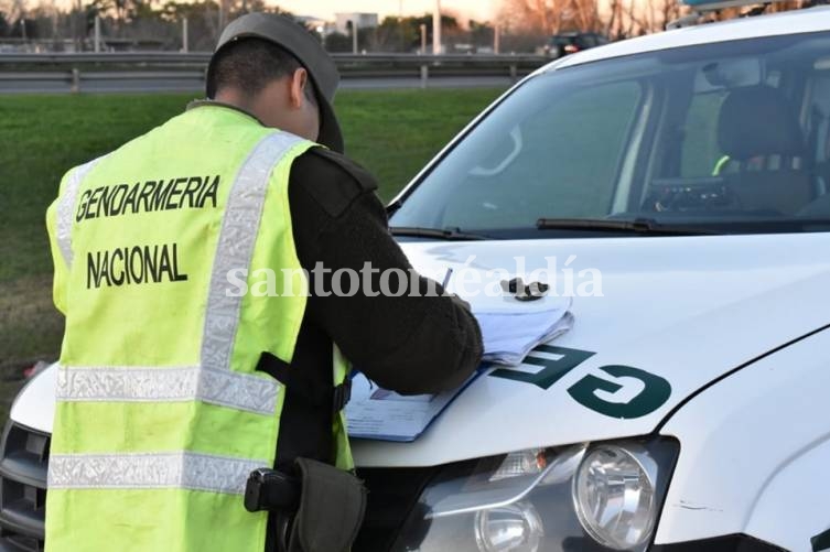 Detuvieron a un matrimonio llevaba droga en la mochila de su hija