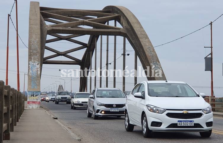 La carpeta asfáltica del puente será renovada por completo. (Foto: santotomealdia)