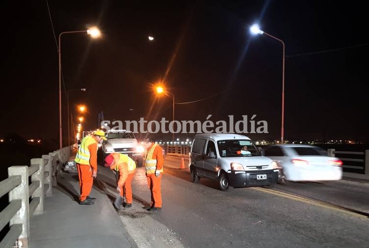 Los trabajos de limpieza en el puente Carretero finalizarán esta noche