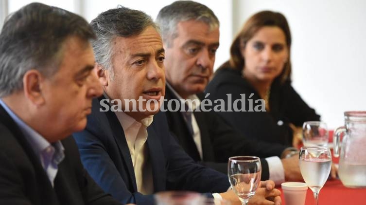 El radicalismo le pide a Mauricio Macri que dialogue con la oposición para reducir la incertidumbre