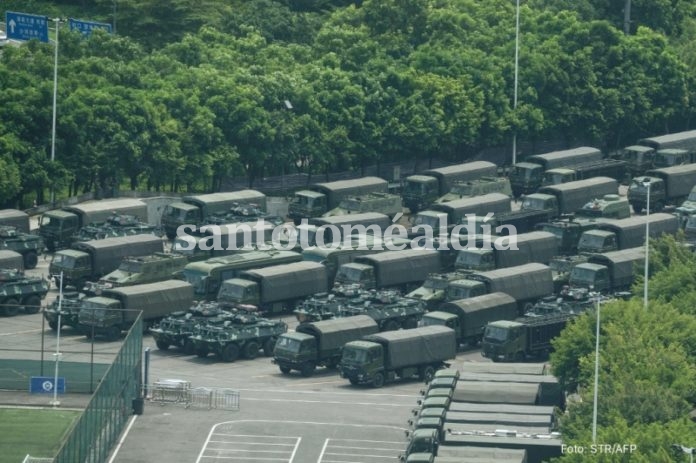 China aumenta el despliegue de fuerzas cerca de Hong Kong en medio de la escalada de la crisis