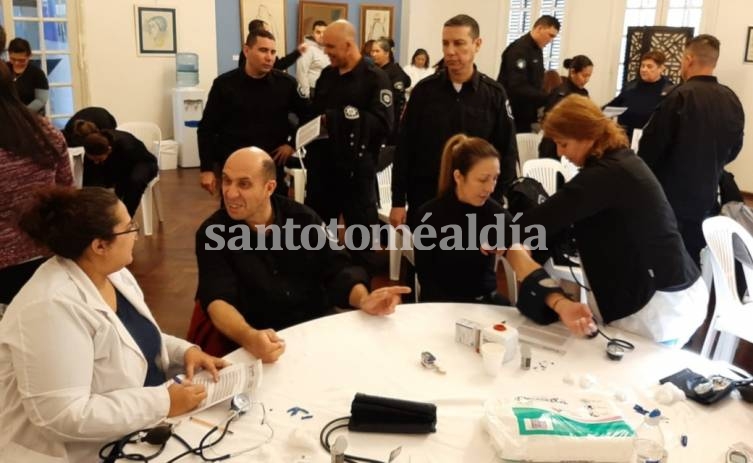 Realizaron una campaña de detección de riesgos cardiovasculares en personal policial