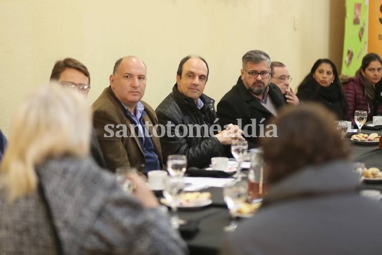 Corral: “Estamos trabajando para que las medidas de alivio lleguen al bolsillo de todos los santafesinos”