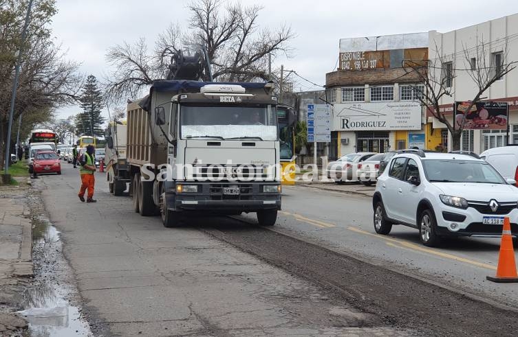 Vialidad Nacional comenzó las obras de bacheo en el sector comprendido entre Maciá y Candioti. (Foto: santotomealdia)