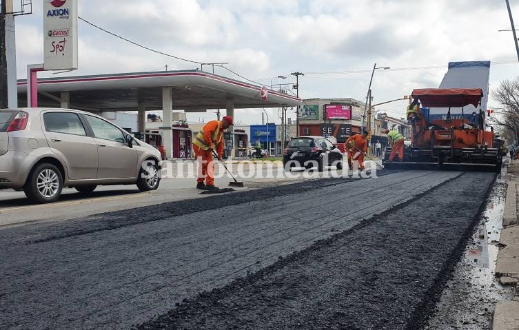 Comenzaron las obras de bacheo en Avenida 7 de Marzo y finalizarían hoy mismo