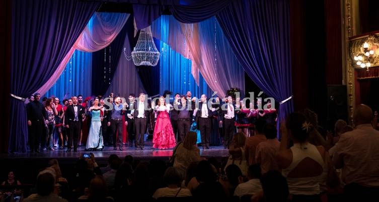 Concierto de la Agrupación Coral Municipal en el Centro Comercial 