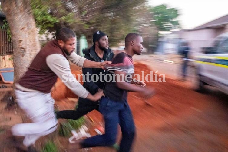 Una ola de ataques xenófobos contra comercios extranjeros sacude a Sudáfrica