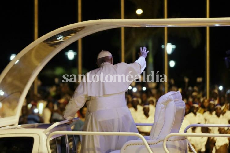 Francisco pide austeridad en el Vaticano para bajar el déficit