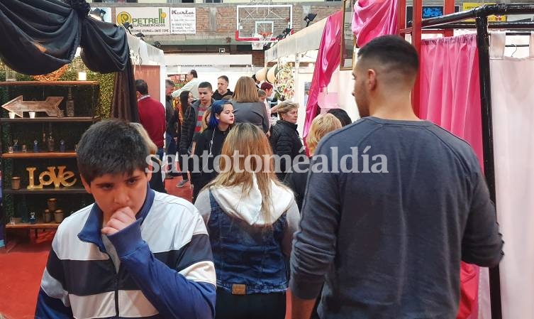 El gimnasio del Club Unión Santo Tomé fue sede de la muestra. (Foto: santotomealdia)