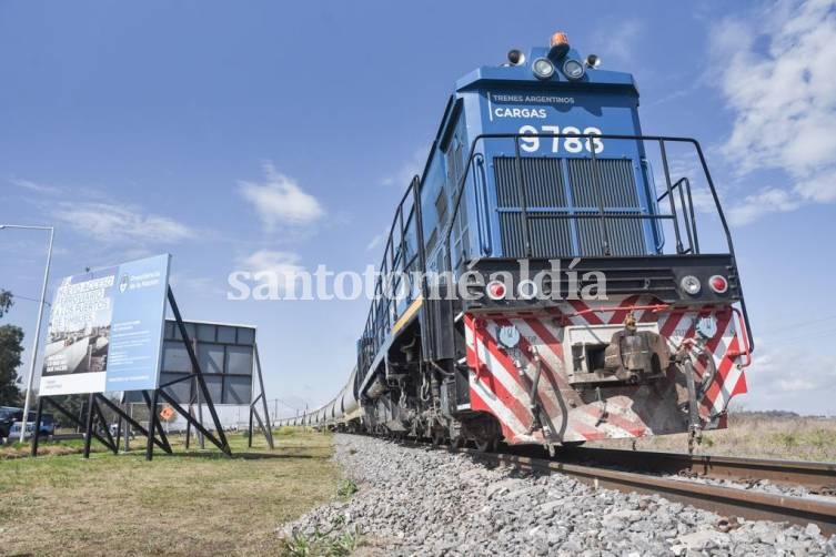 Este miércoles inauguraron las vías del Belgrano Cargas renovadas a lo largo de 800 kilómetros. (Foto: Municipalidad de Santa Fe)