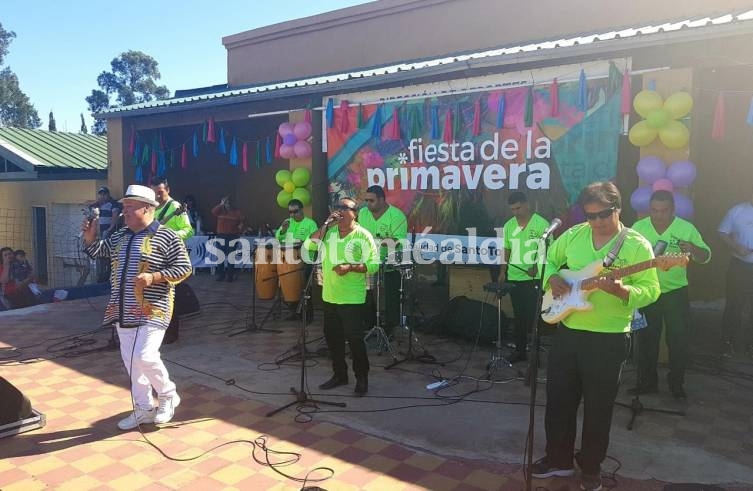 Patin y La Habana Combo fue el encargado de abrir la jornada. (Foto: Gentileza Municipalidad de Santo Tomé)