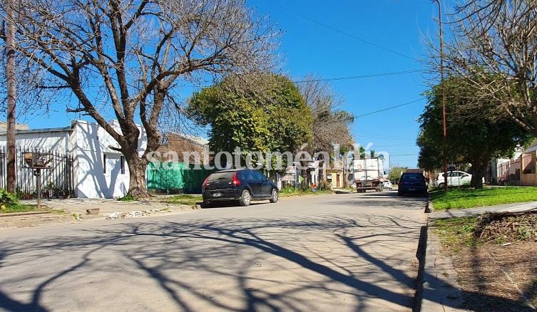 Calle López y Planes al 2300, entre Castelli y Moreno. (Foto: santotomealdia)