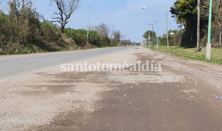 El pavimento está notoriamente deteriorado en algunos tramos. (Foto: santotomealdia)