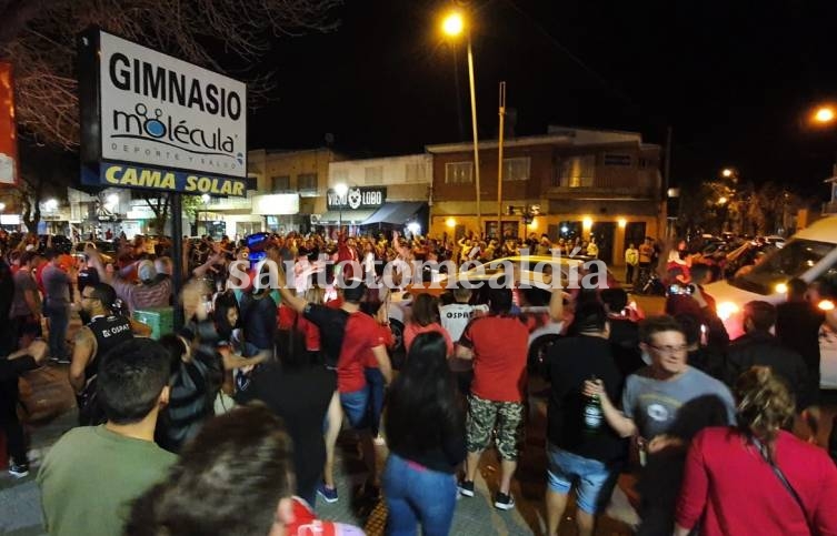 VIDEO: Los festejos por la clasificación de Colón en 7 de Marzo y Salta