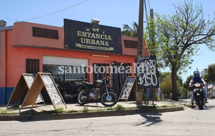 El negocio asaltado, en la esquina de Derqui y Salta. (Foto: santotomealdia)