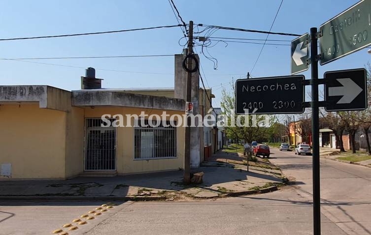 El negocio está en la esquina noroeste de Castelli y Necochea. (Foto: santotomealdia)